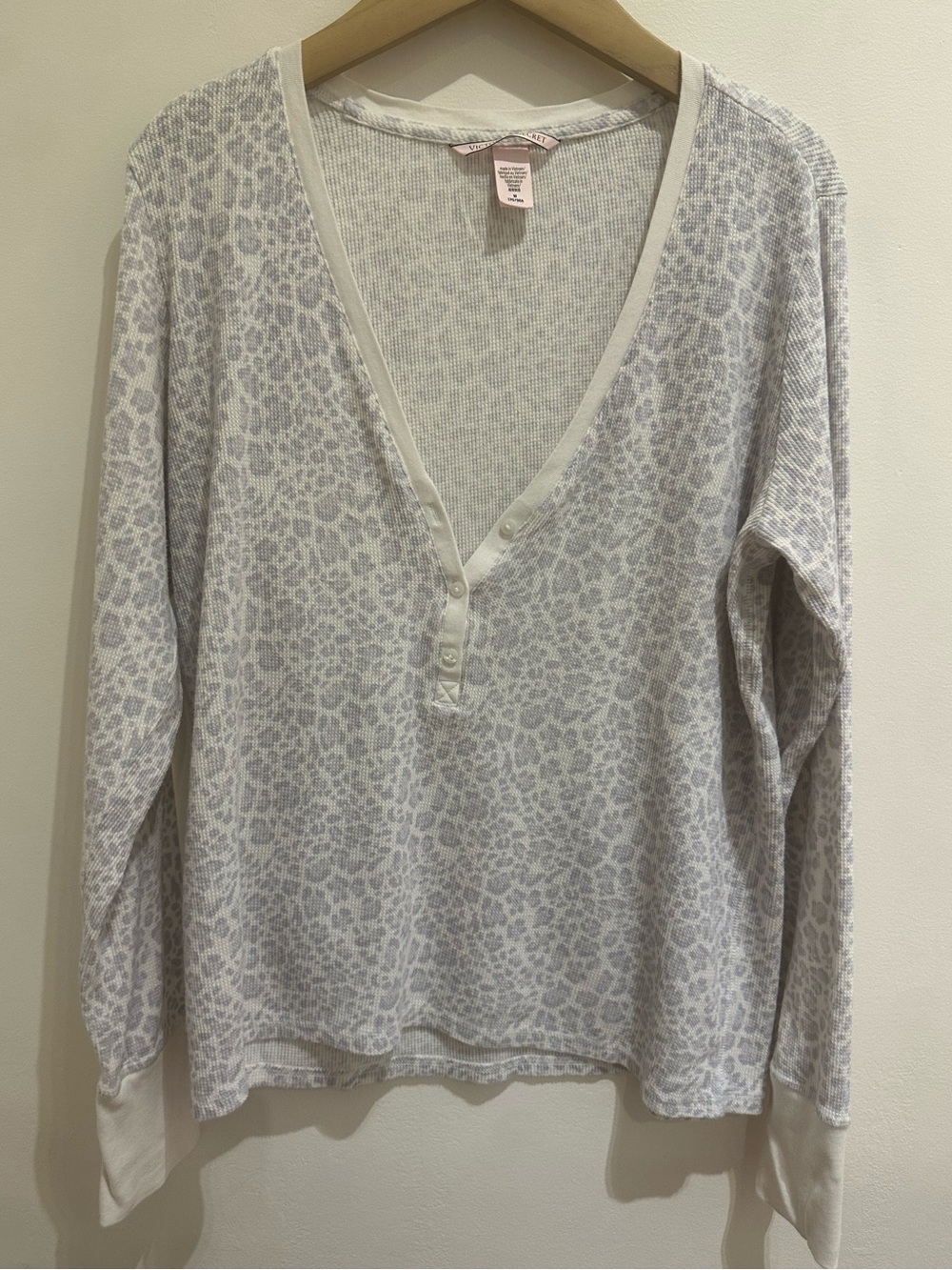 Victoria's Secret Light Gray Leopard V-Neck Top